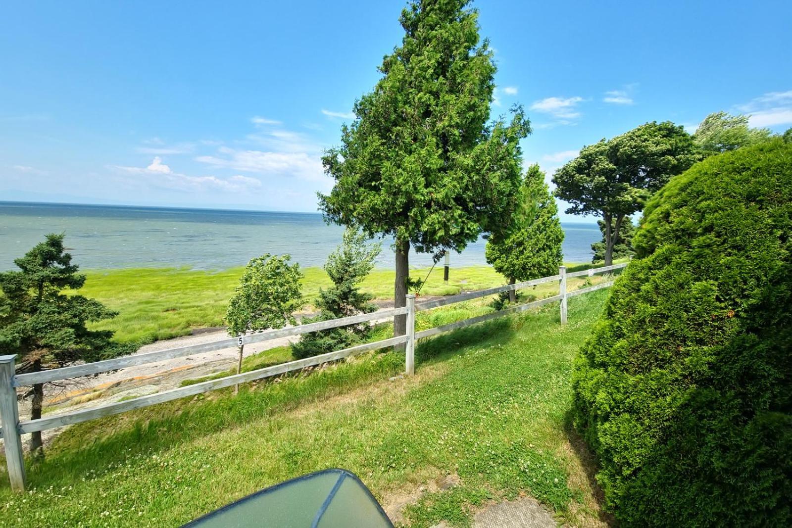 Motel Cap Blanc Kamouraska Bagian luar foto